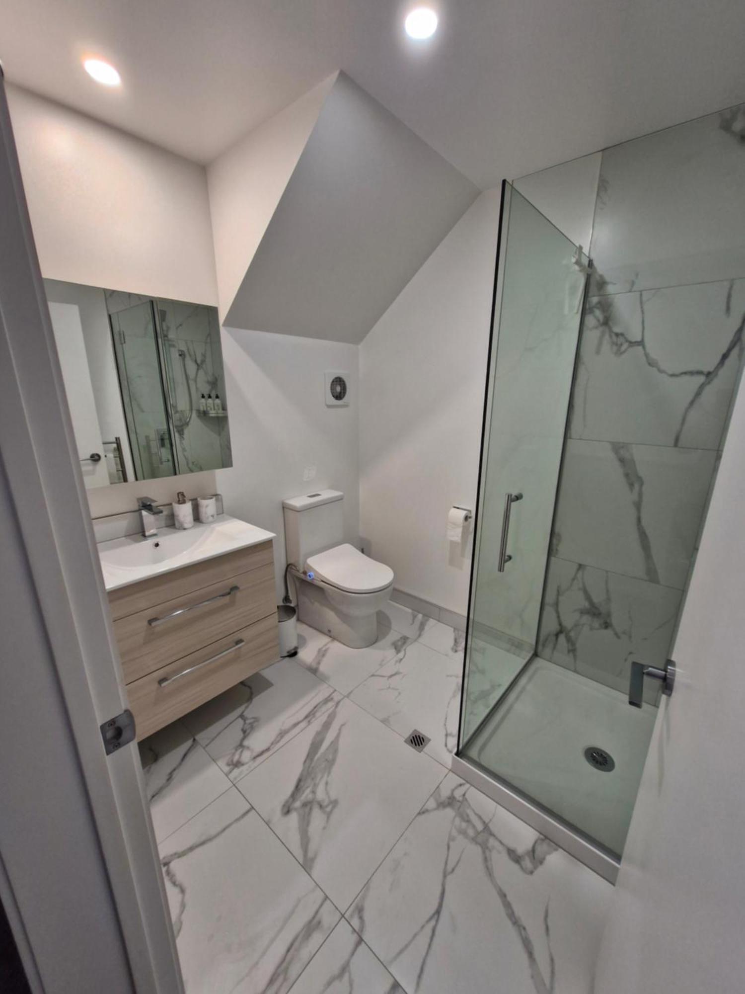 Cloud Nine Elegant Escape Awaits Apartment ไครสต์เชิร์ช ภายนอก รูปภาพ