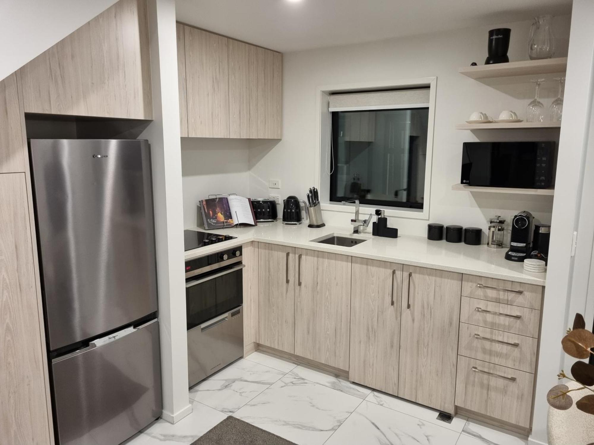 Cloud Nine Elegant Escape Awaits Apartment ไครสต์เชิร์ช ภายนอก รูปภาพ
